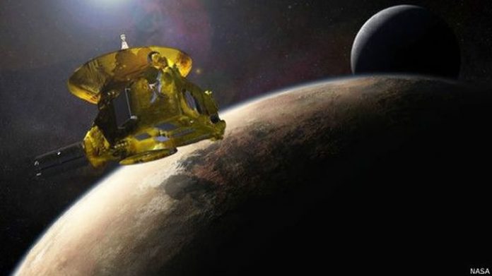 Dentro de pocas horas la sonda espacial New Horizons sobrevolará por primera vez el planeta enano Plutón. Dentro de pocas horas la sonda espacial New Horizons sobrevolará por primera vez el planeta enano Plutón.