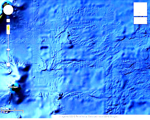 Análisis fotográfico de fondo marino que evidencia presencia de pistas en el lecho marino en las inmediaciones de las islas Marianas del Norte