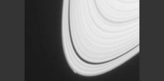 Imágenes de NASA Cassini pueden revelar nacimiento de una luna de Saturno