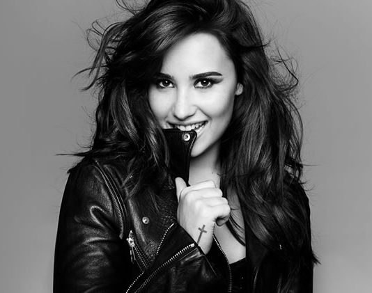 Demi Lovato cree en los alienígenas y en las sirenas