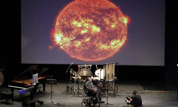 El físico británico Stephen Hawking, en su intervención durante el Festival Starmus que se ha celebrado esta semana en la isla de Tenerife.EFE/CRISTÓBAL GARCÍA El físico británico Stephen Hawking, en su intervención durante el Festival Starmus que se ha celebrado esta semana en la isla de Tenerife.EFE/CRISTÓBAL GARCÍA