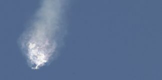 Falcon 9 de SpaceX explotó en su partida, llevando suministros hacia la Estación Espacial Internacional.
