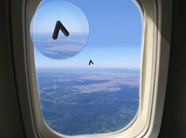 estigo reporta avistamiento de OVNI con forma de boomerang desde un vuelo en Brasil.