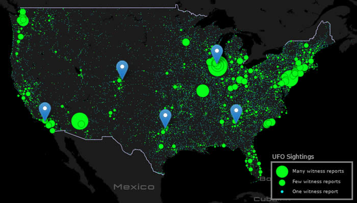 Los marcadores en azul muestran las ubicaciones de los 5 aeropuertos más concurridos en los EE.UU. Fíjense en la cantidad de avistamientos reportados en ellos.