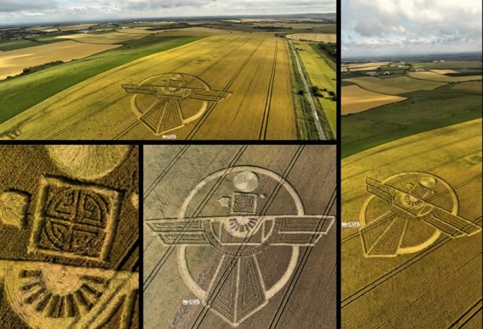 Un nuevo crop circle, con un diseño complejo fue encontrado en Wiltshire. Fecha: 25 de julio 2015.