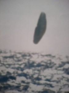 Imagen 10. Objeto desconocido fotografiado en el Ártico por el Submarino USS Trepang (SSN-674)