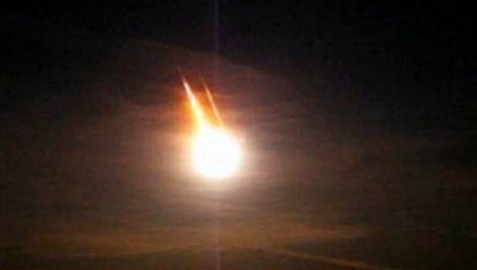 Confirmadas las noticias sobre el impacto de varios fragmentos de meteorito en varias localidades de Irán.