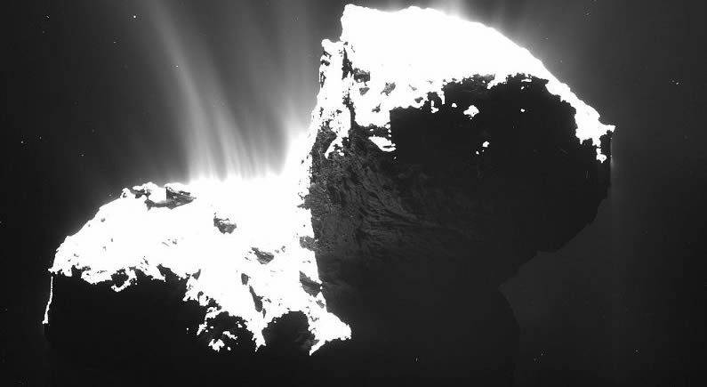 Astrónomos de la Universidad de Buckingham y de la Universidad de Cardiff afirman que el cometa 67P podría albergar vida extraterrestre.
