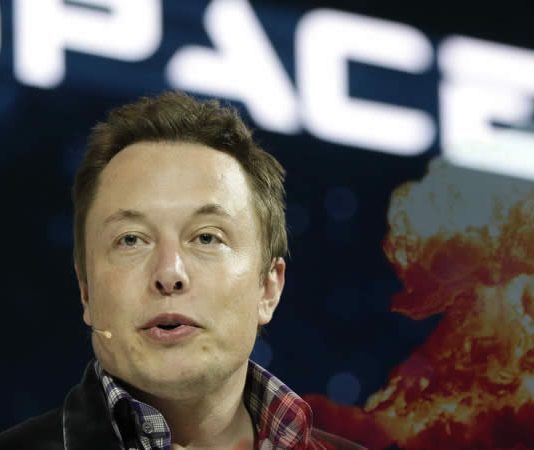 Lanzar bombas nucleares a Marte es un posible plan para hacerlo habitable, según Elon Musk.