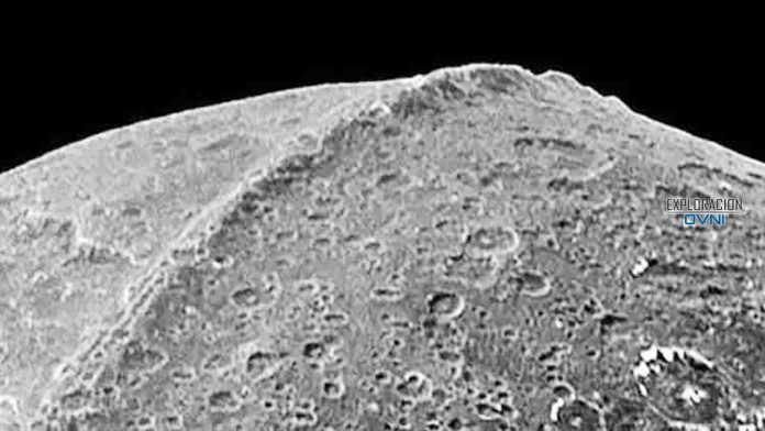 Investigador afirma que Base Alienígena fue descubierta en la tercera luna de Saturno
