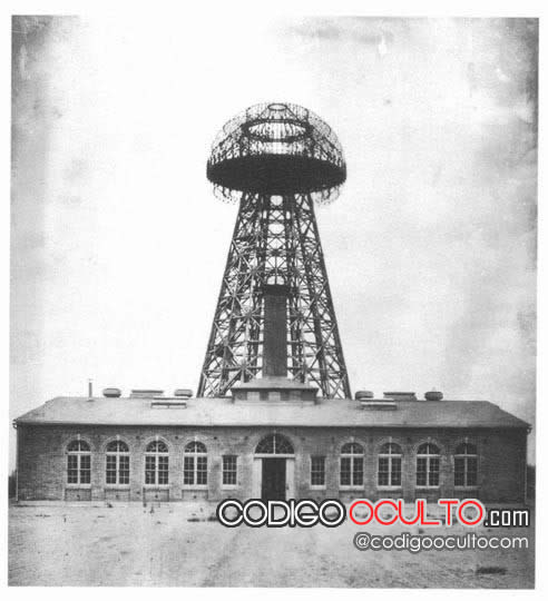 Nikola Tesla construyó un OVNI, el primer platillo volador hecho por el hombre